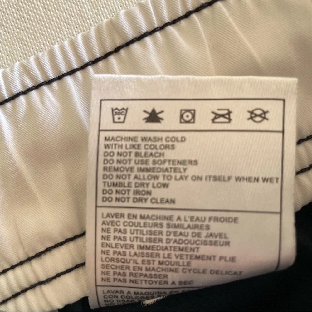 Nike Women’s Navy Blue Active Capri Pants with White Side Stripes Size Large - Picture 12 of 12